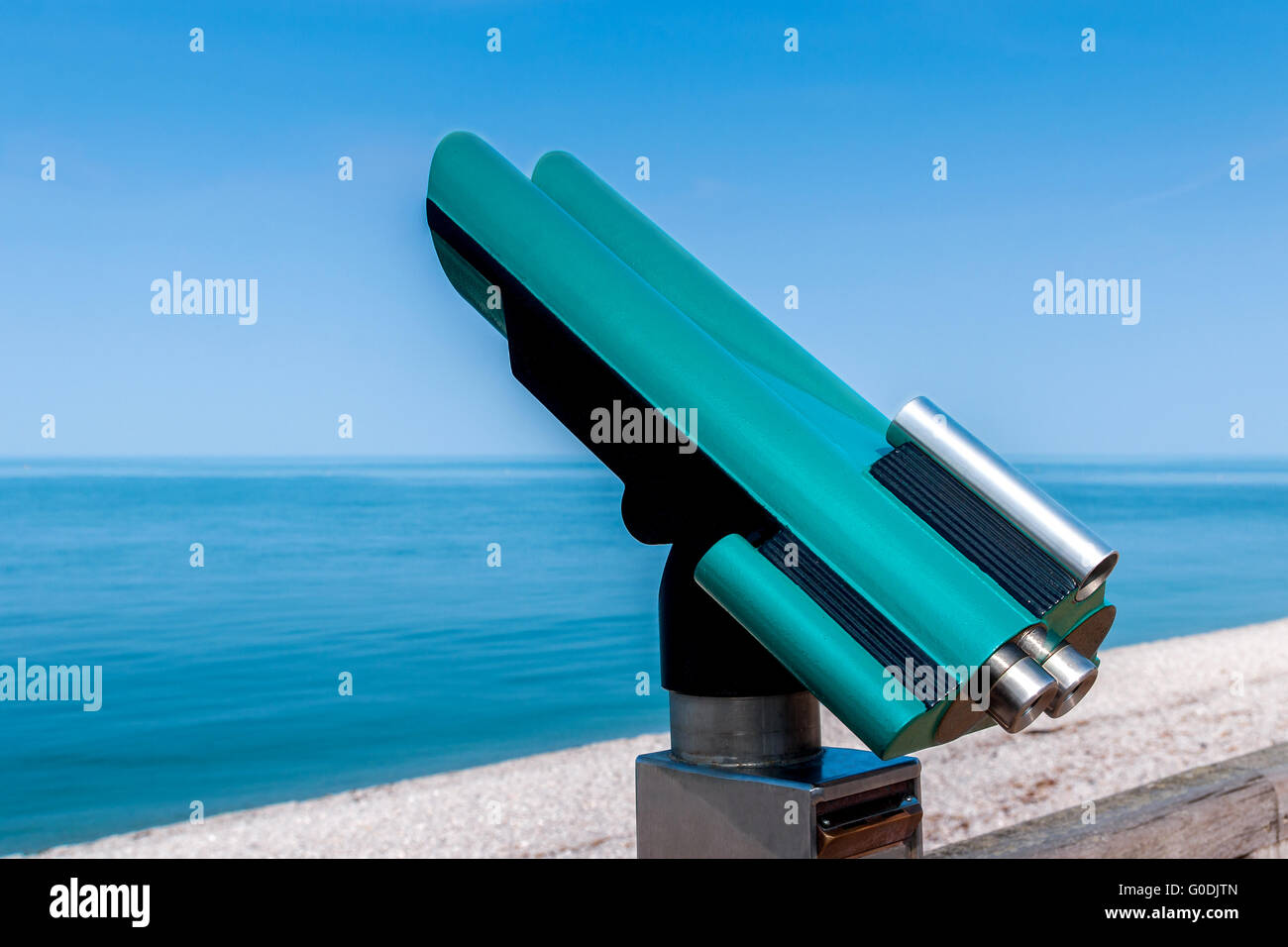 Öffentliche-Teleskop am Meer in Türkis Farben ein Stockfoto