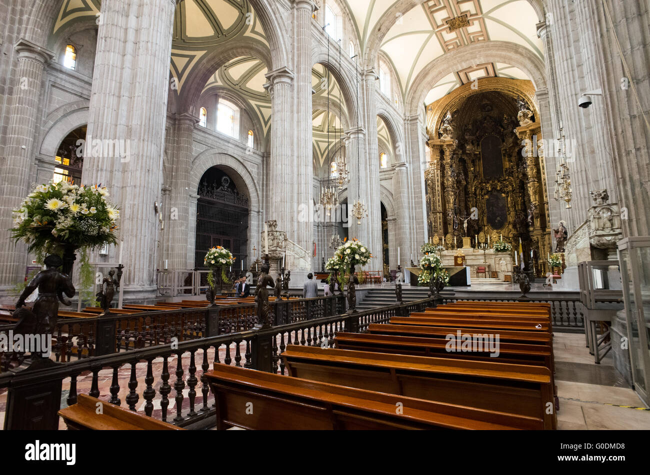 Mexiko-Stadt, Mexiko - gebaut in Phasen von 1573 bis 1813, der Kathedrale von Mexiko-Stadt ist die größte römisch-katholische Kathedrale in Amerika. Es befindet sich im Herzen der Altstadt von Mexiko-Stadt auf der einen Seite von den Zocalo. Stockfoto