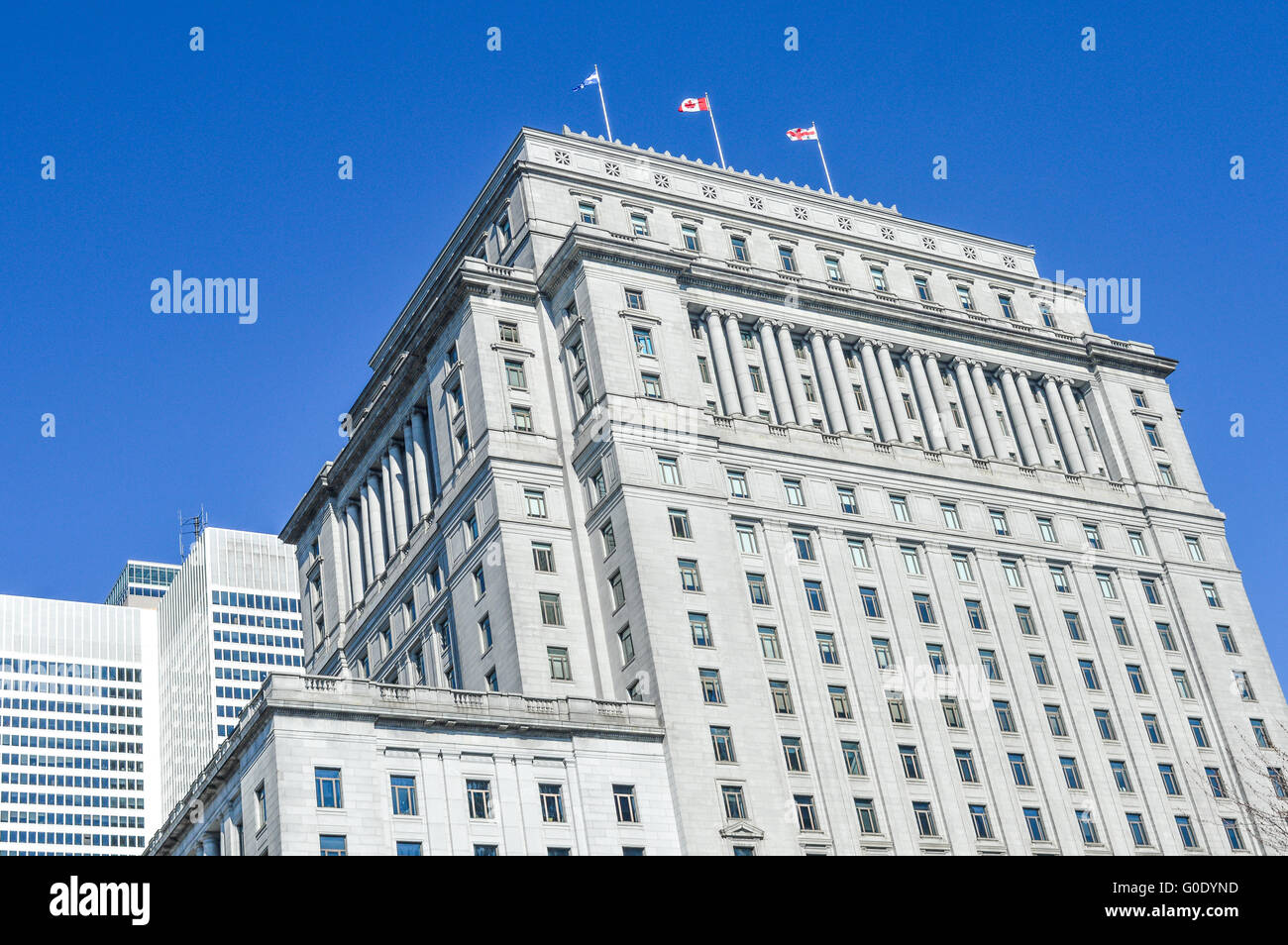 Montreal, Kanada - 27. März 2016: Skyline von Montreal und Queen Elizabeth hotel Stockfoto