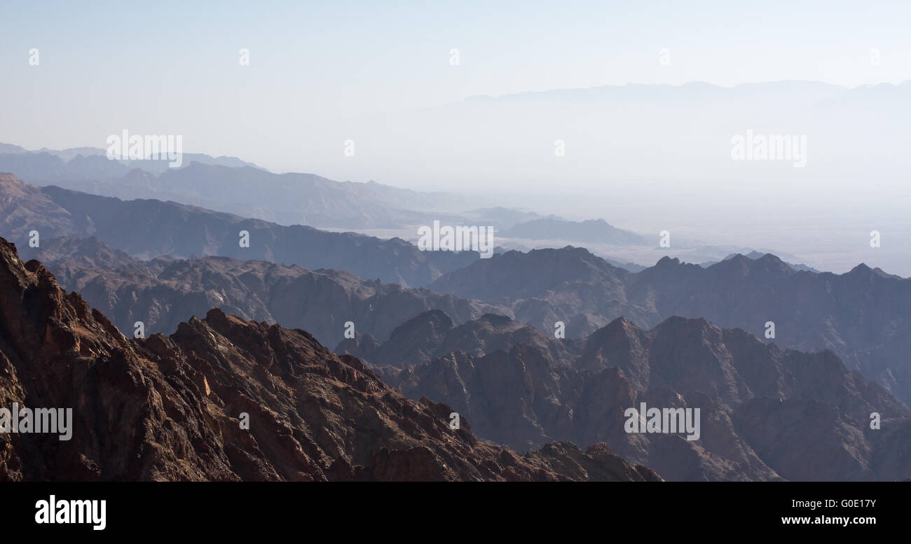 Am frühen Morgen im alten Berge Sinai Wüste Stockfoto