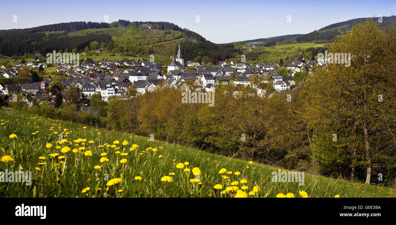 Blick auf malerische Dorf Hallenberg im Frühling Stockfoto