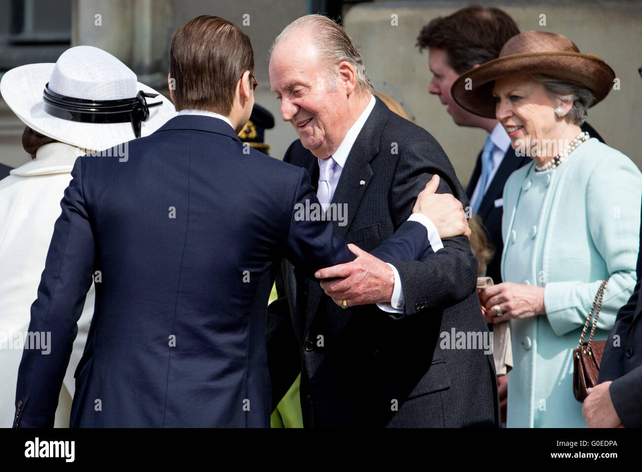 König Juan Carlos und Prinz Daniel (L) zur Feier des 70. Geburtstages des schwedischen Königs 30. April 2016. Foto: Patrick van Katwijk POINT DE VUE, - Nein-Draht-Dienst- Stockfoto