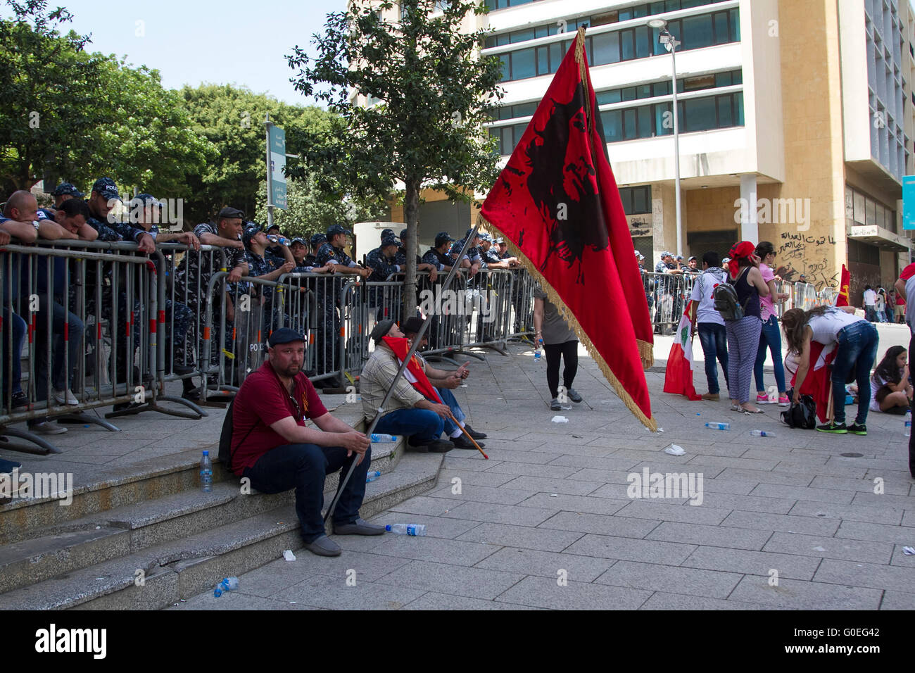 Beirut Libanon 1 Mai 2016 Mitglieder Der Libanesischen Kommunistischen Partei Und Gewerkschafter Inszeniert Eine Kundgebung In Mittel Beirut Mai Feiern Kann Und Zur Unterstutzung Der Nationalen Und Internationalen Arbeiter Rechte Credit Amer