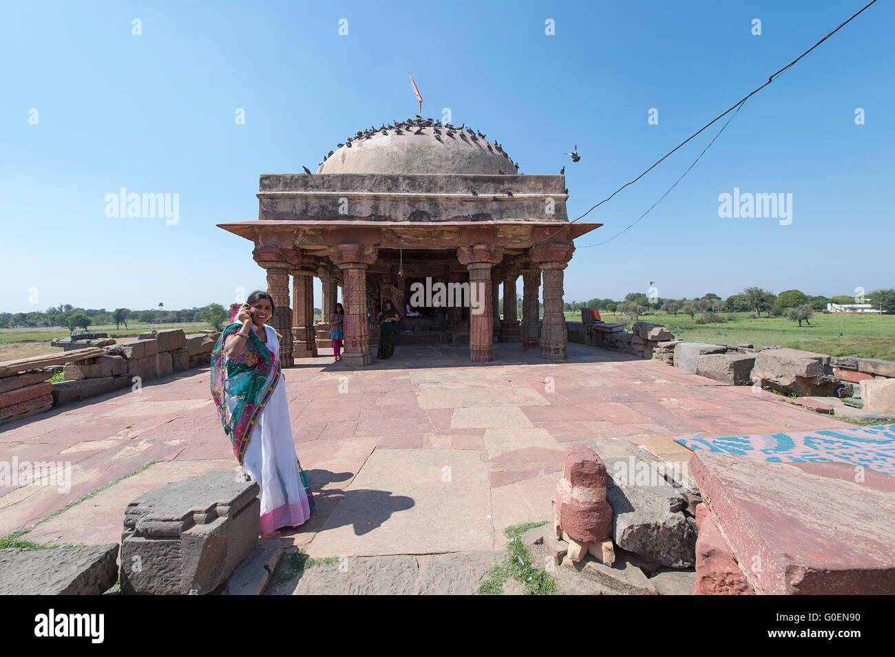 Unbekannten Menschen vor Ort in Harshat Mata Tempel neben dem Chand Baori in Abhaneri Stockfoto