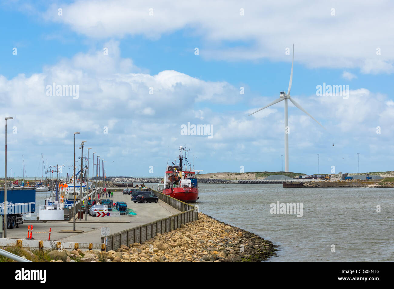 Hafen mit Boot Stockfoto