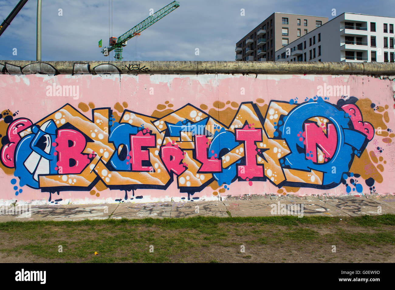 Berlin Graffiti auf der Berliner Mauer / East-Side-Gallery Stockfoto