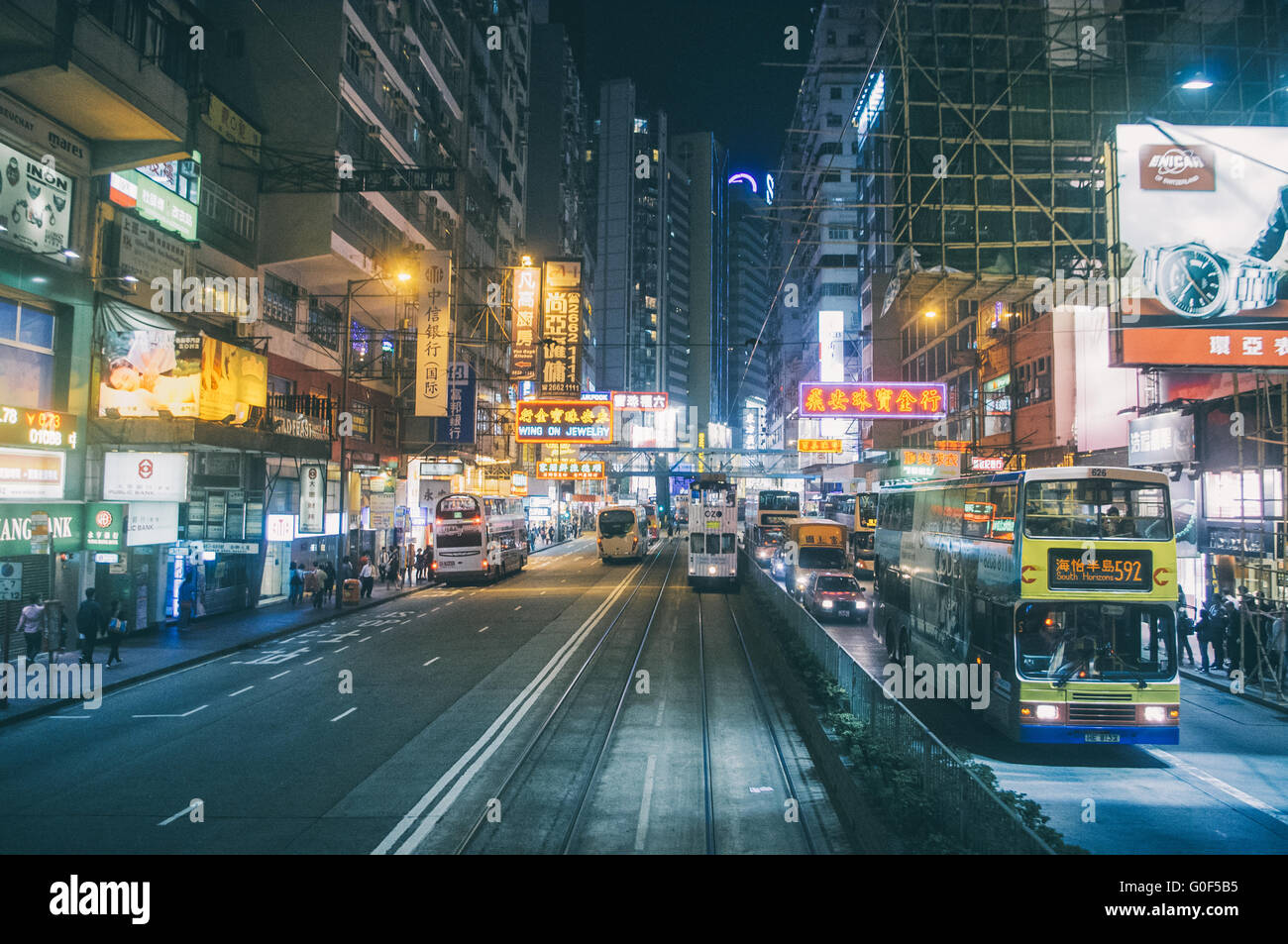 Hong Kong-Straße in der Nacht Stockfoto
