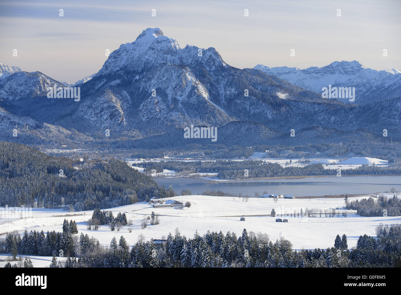 Panorama-Landschaft in Bayern in den Alpen Stockfoto