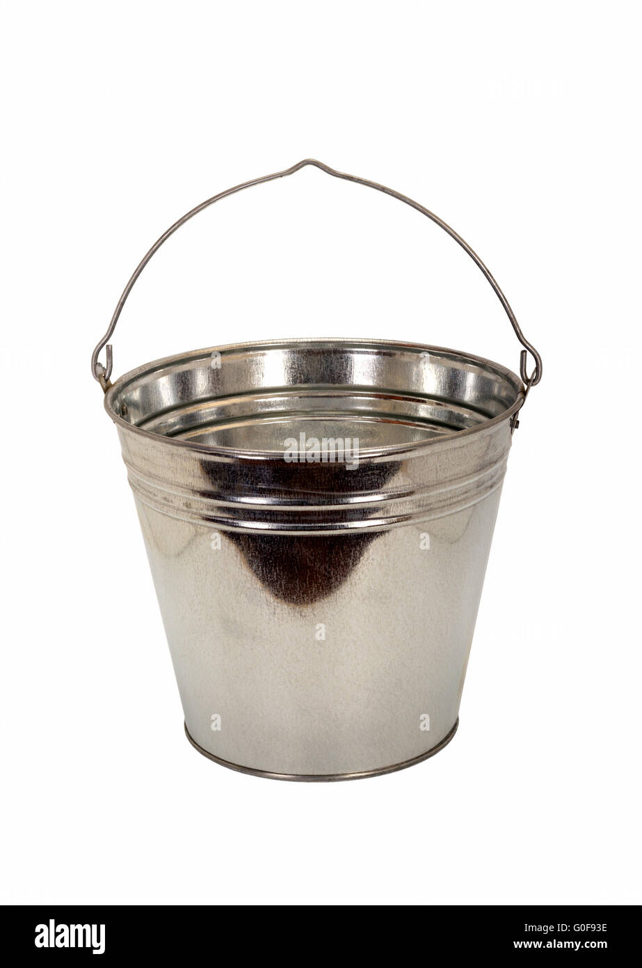 Metallic Eimer isoliert auf weißem Hintergrund Stockfoto