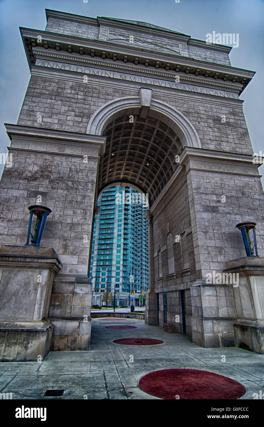 Millennium Gate Triumphbogen am Atlantic Station in Midtown Atlanta Georgia. Stockfoto