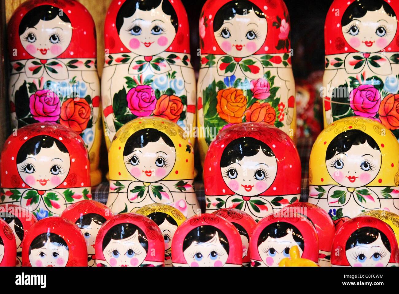 Russische Babuschka Verschachtelung Puppe am Markt Stockfoto