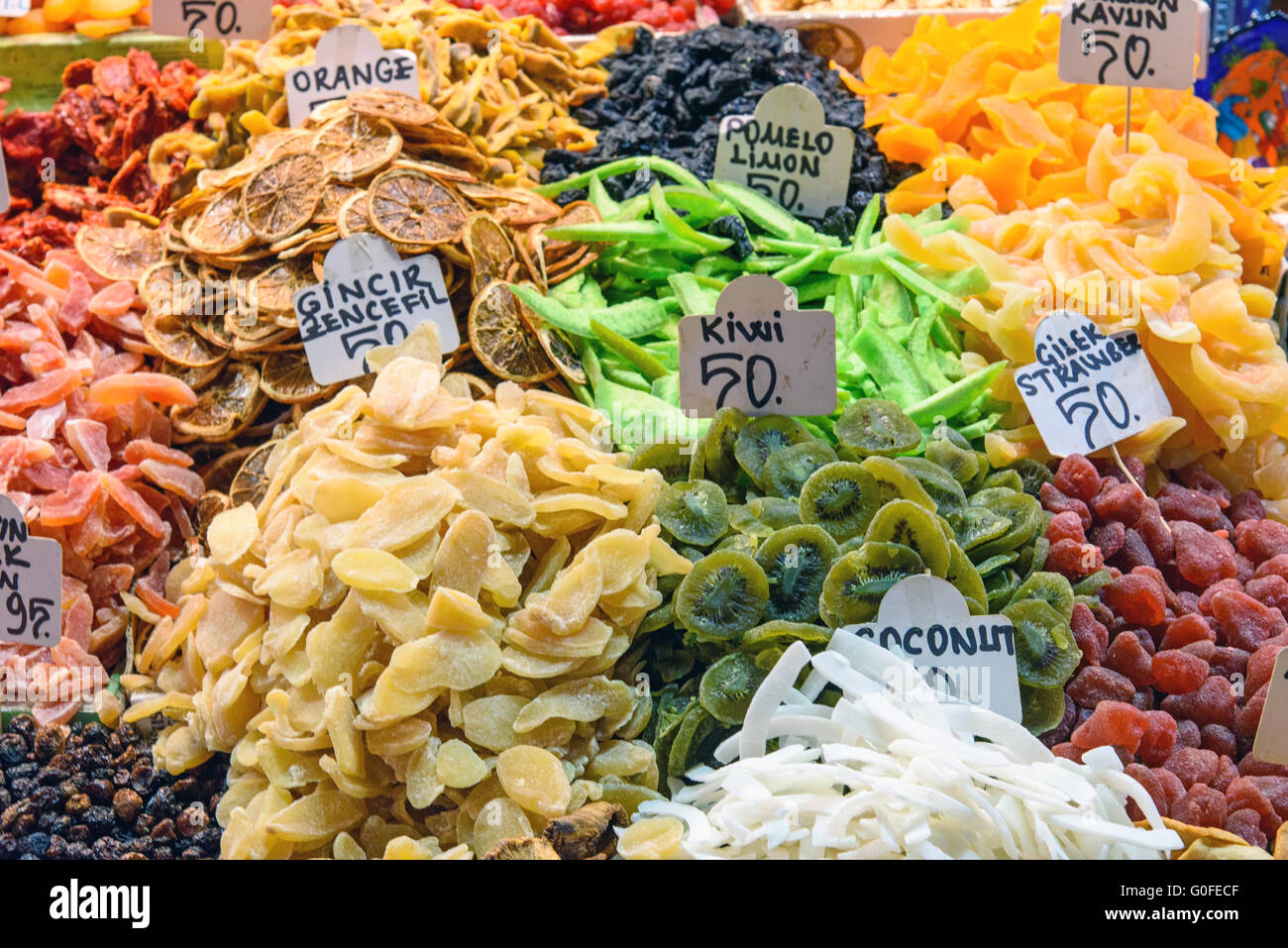 Getrocknete Früchte in den Gewürzmarkt in in Istanbul, Türkei Stockfoto