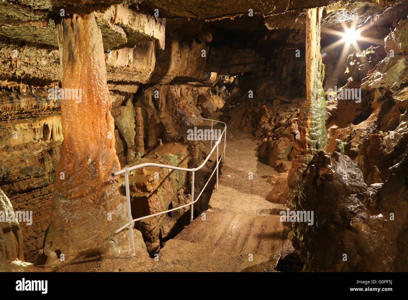 Die Zwerg-Höhle in Hasel gehört zu den schönsten Tropfsteinhöhlen in Deutschland Stockfoto