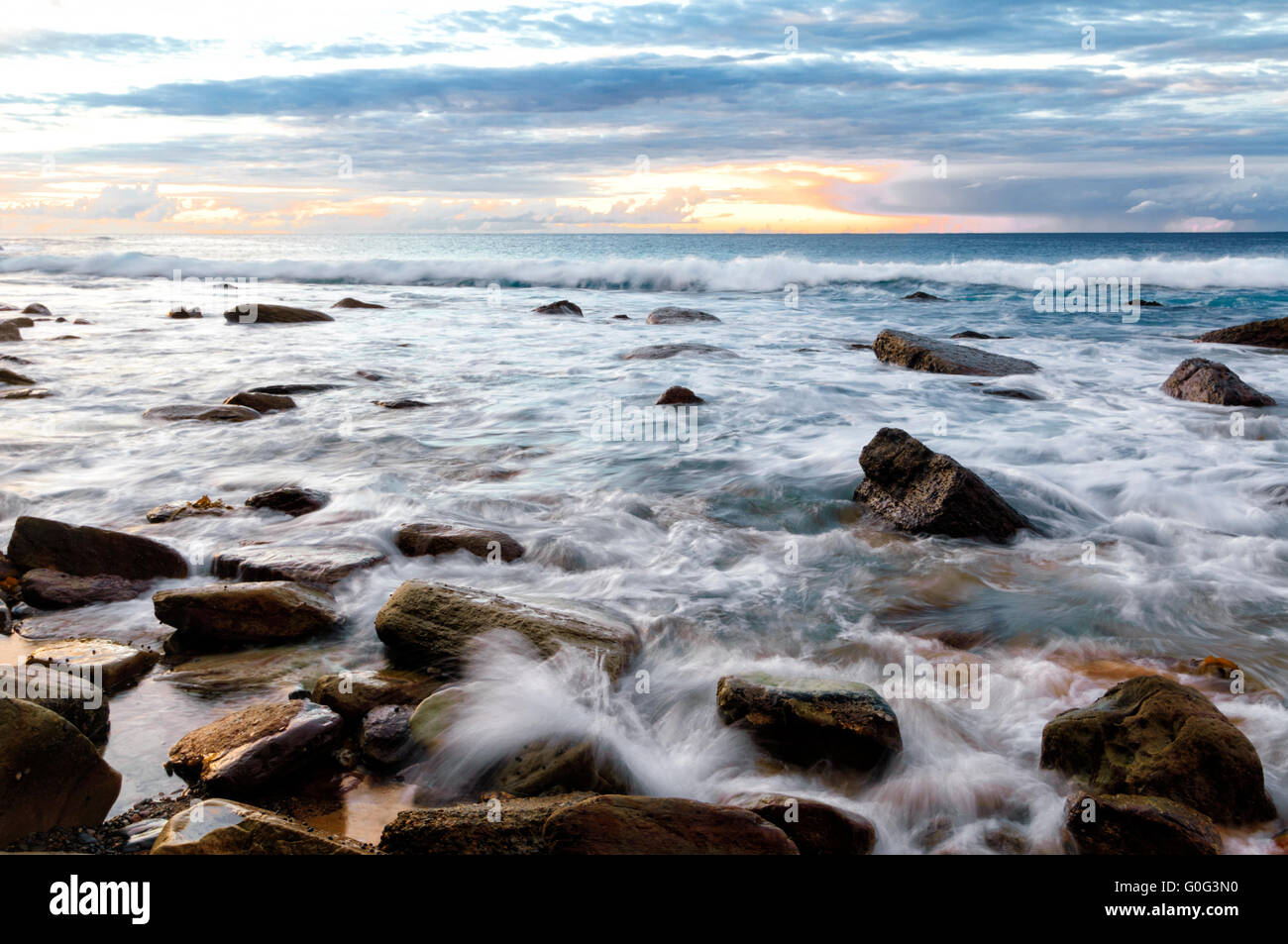 Turimetta Strand bei Sonnenaufgang, Nordstrände von Sydney, New South Wales, Australien Stockfoto