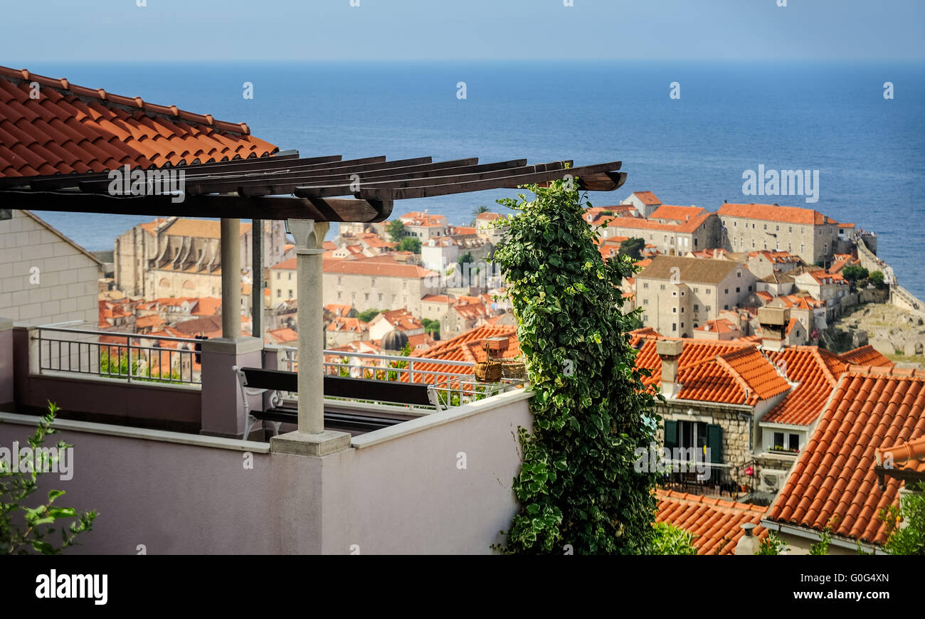 Terrasse mit Blick auf Dubrovnik Stockfoto