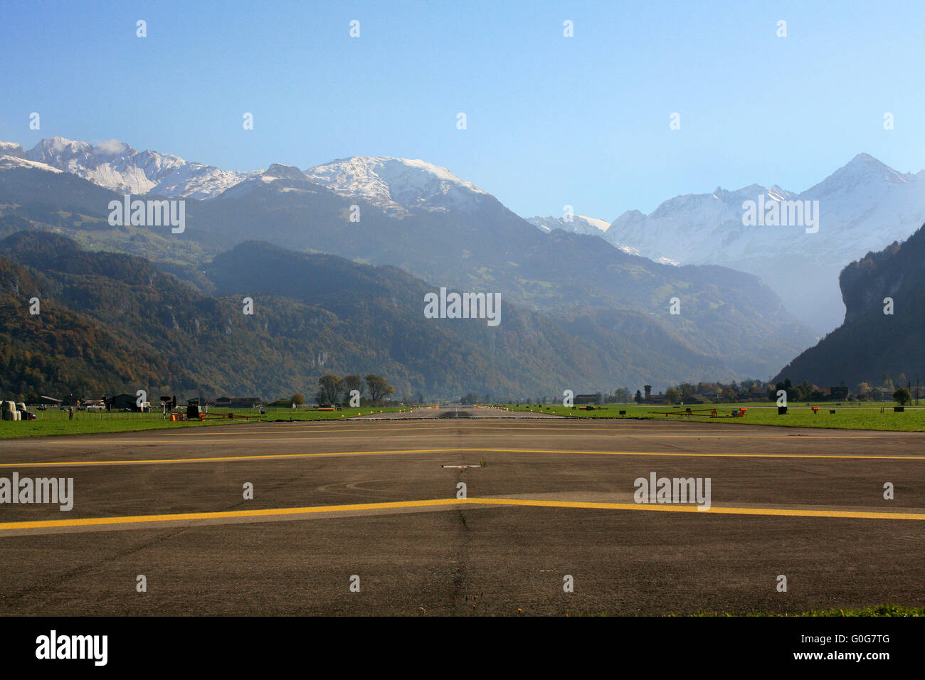 Militärflugplatz Meiringen, Schweiz, Start-und Landebahn Stockfoto