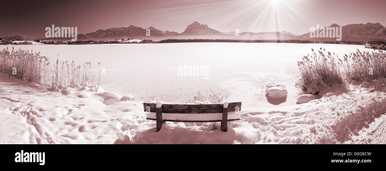 große Panorama-Landschaft in Bayern mit Alpen Berge im winter Stockfoto