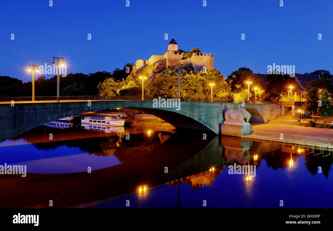 Burg Giebichenstein mit heute Kroellwitzer Brücke Stockfoto