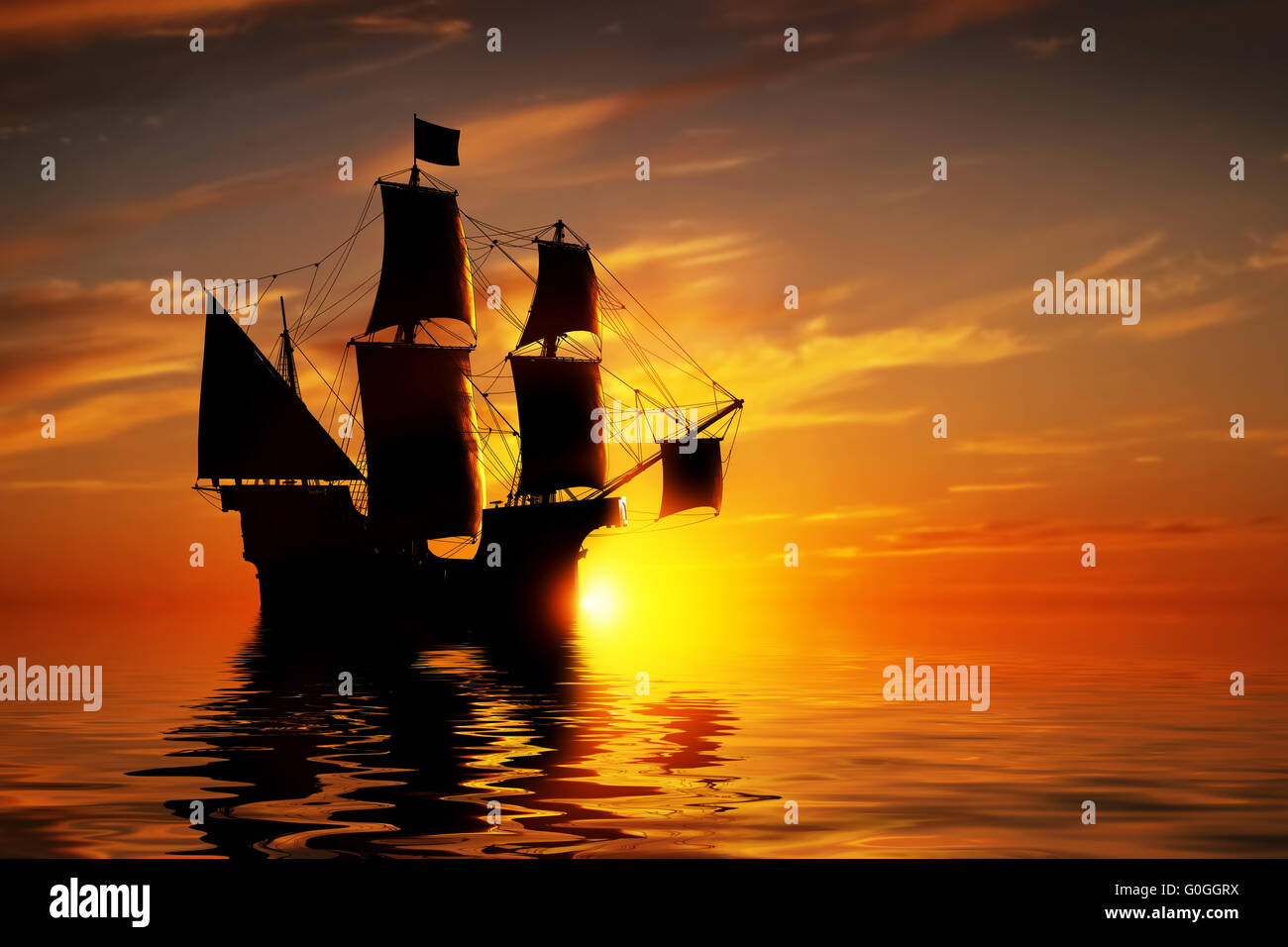 Alte antike Piratenschiff auf friedlichen Meer bei Sonnenuntergang. Stockfoto
