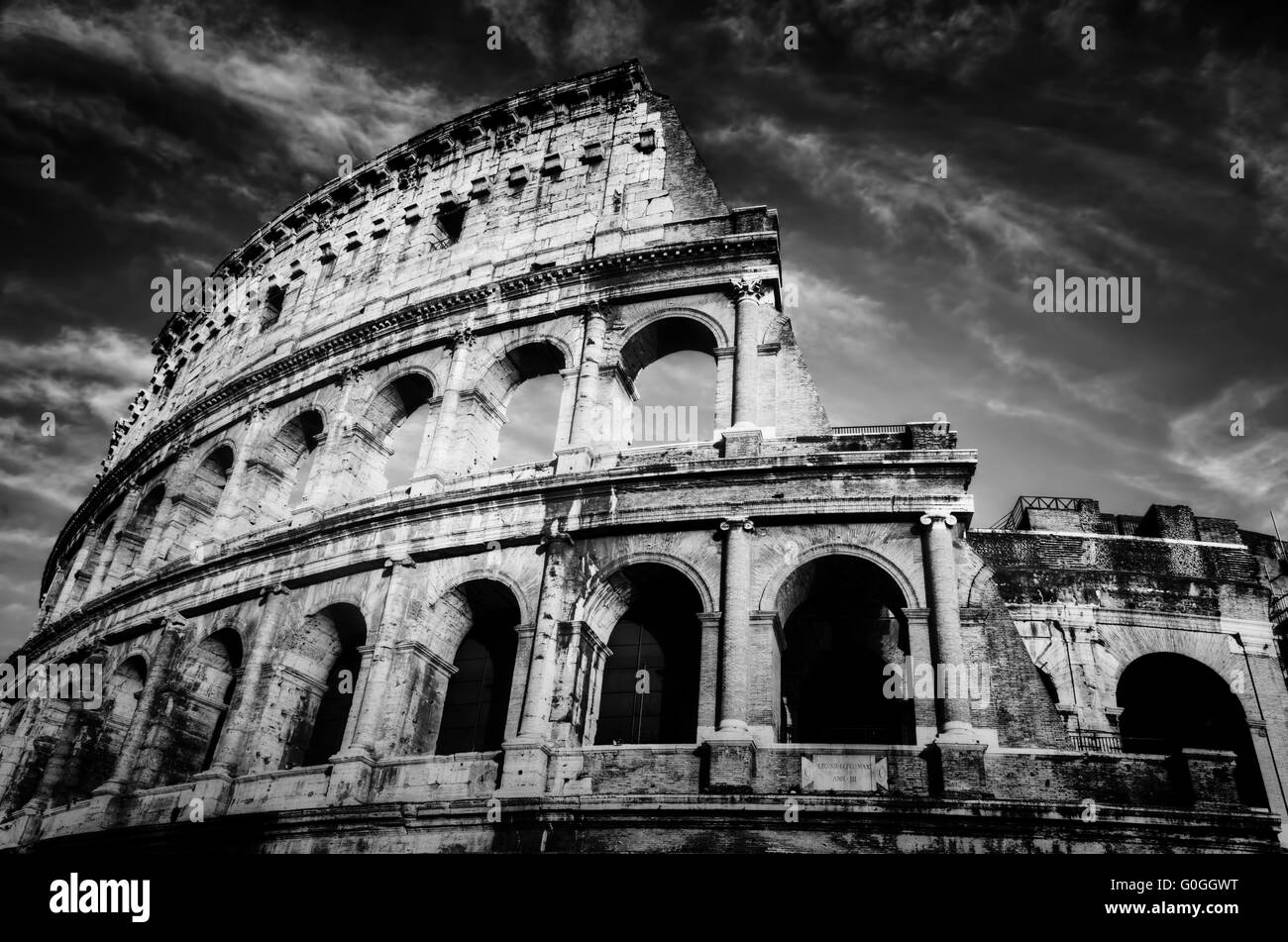 Kolosseum in Rom, Italien. Amphitheater in schwarz / weiß Stockfoto