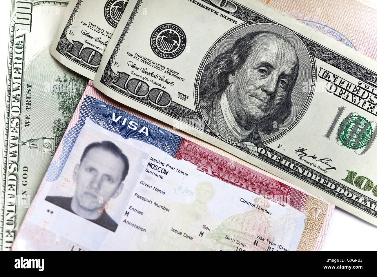 Amerikanisches Visum auf Seite der russischen internationalen Reisepass und US-Dollar Stockfoto