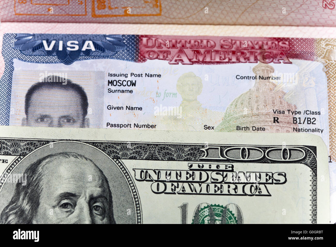 Amerikanisches Visum auf Seite der russischen internationalen Reisepass und US-Dollar Stockfoto