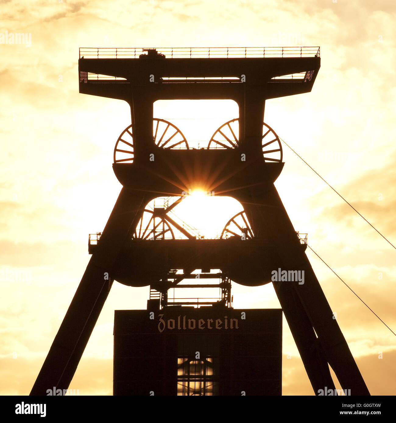 UNESCO-Weltkulturerbe Zeche Zollverein, doppelte Förderturm Schacht 12, Essen, Deutschland Stockfoto