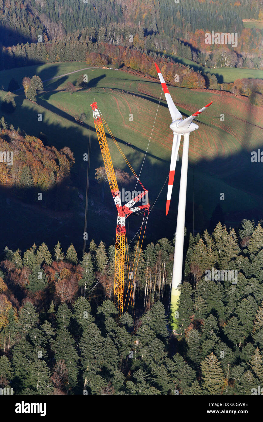 Entfernung von einem unefficient Windenergieanlage im Schwarzwald Stockfoto