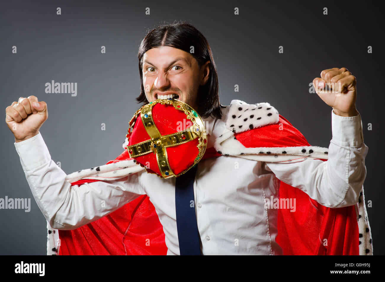 Junge König Geschäftsmann in königlichen Konzept Stockfoto