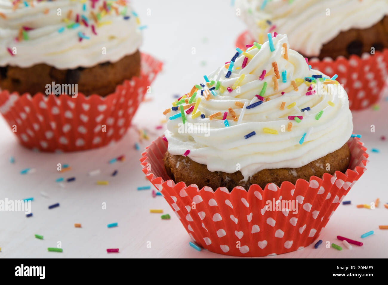 Cupcake auf Tisch Stockfoto