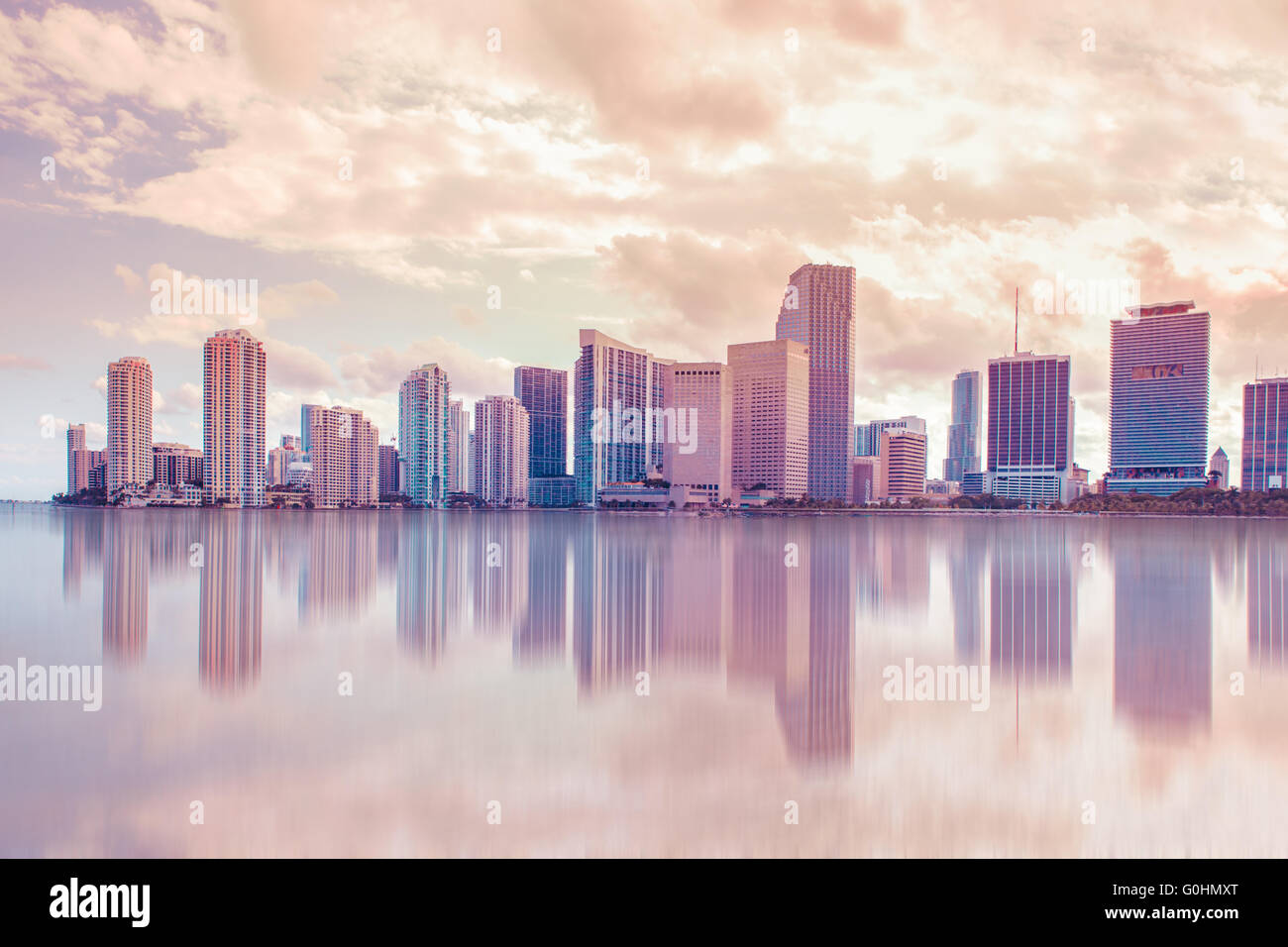 Schöne Pastell getönt Bild der Skyline von Miami, Florida Stockfoto