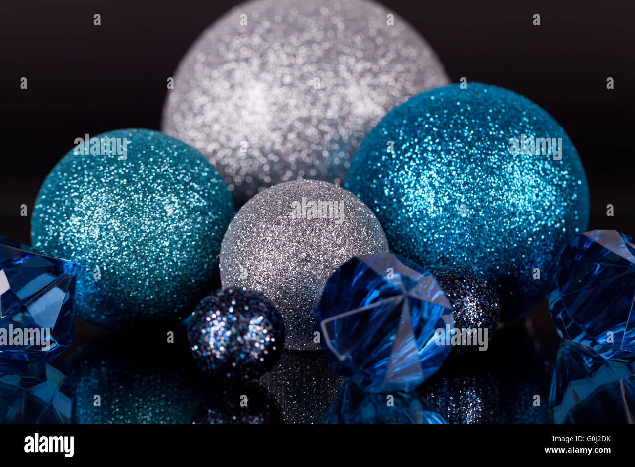 festliche Glitzer Weihnachten Dekoration Silber Blau Stockfoto