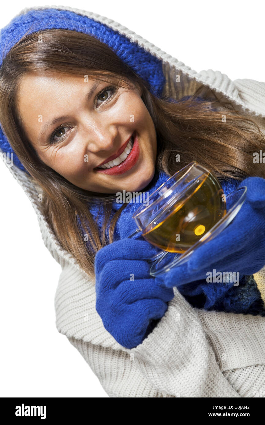 Modebewusste junge Frau schlürfen heißen Tee Stockfoto