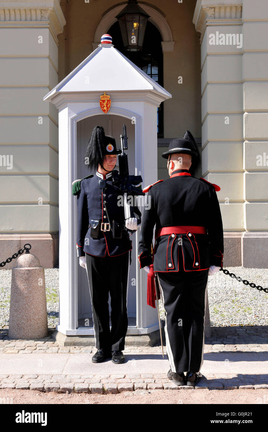 Ehrenwache, Ehre, Königspalast, Oslo, Norwegen / Det königlichen Slott Stockfoto