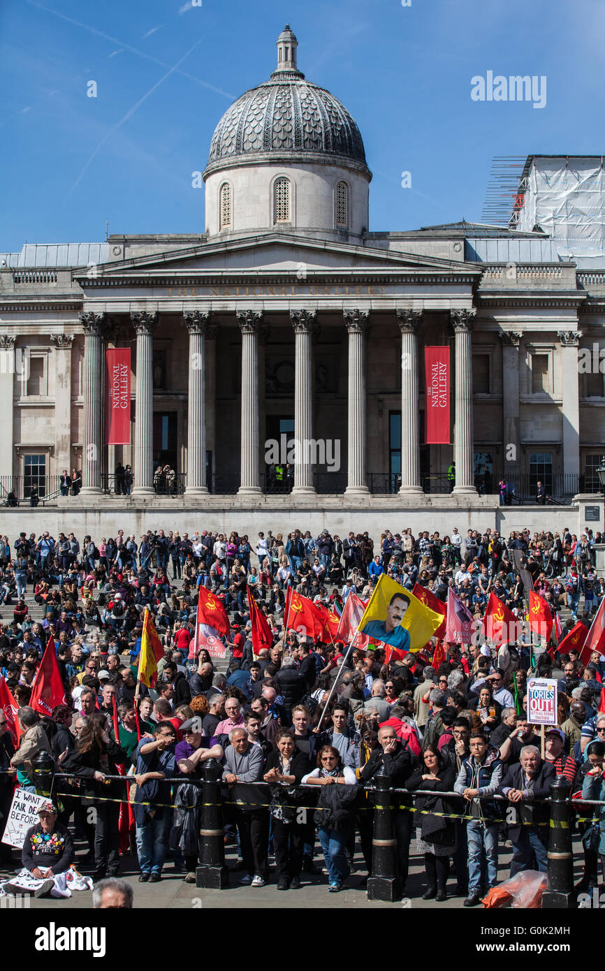 London, UK. 1. Mai 2016. Demonstranten versammeln sich zur Maikundgebung auf dem Trafalgar Square. Bildnachweis: Mark Kerrison/Alamy Live-Nachrichten Stockfoto