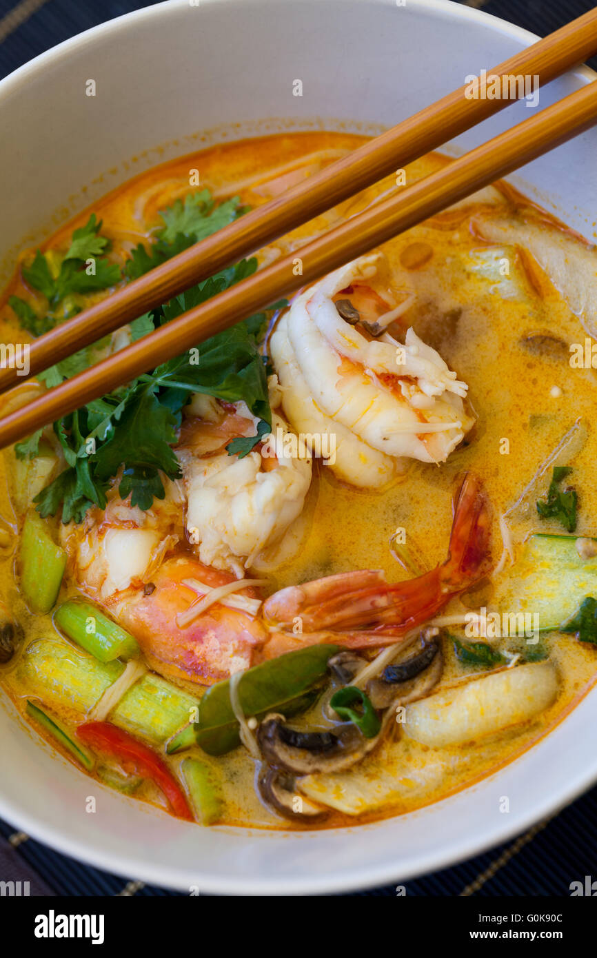 Traditionelle thailändische Tom Yam Suppe Stockfoto