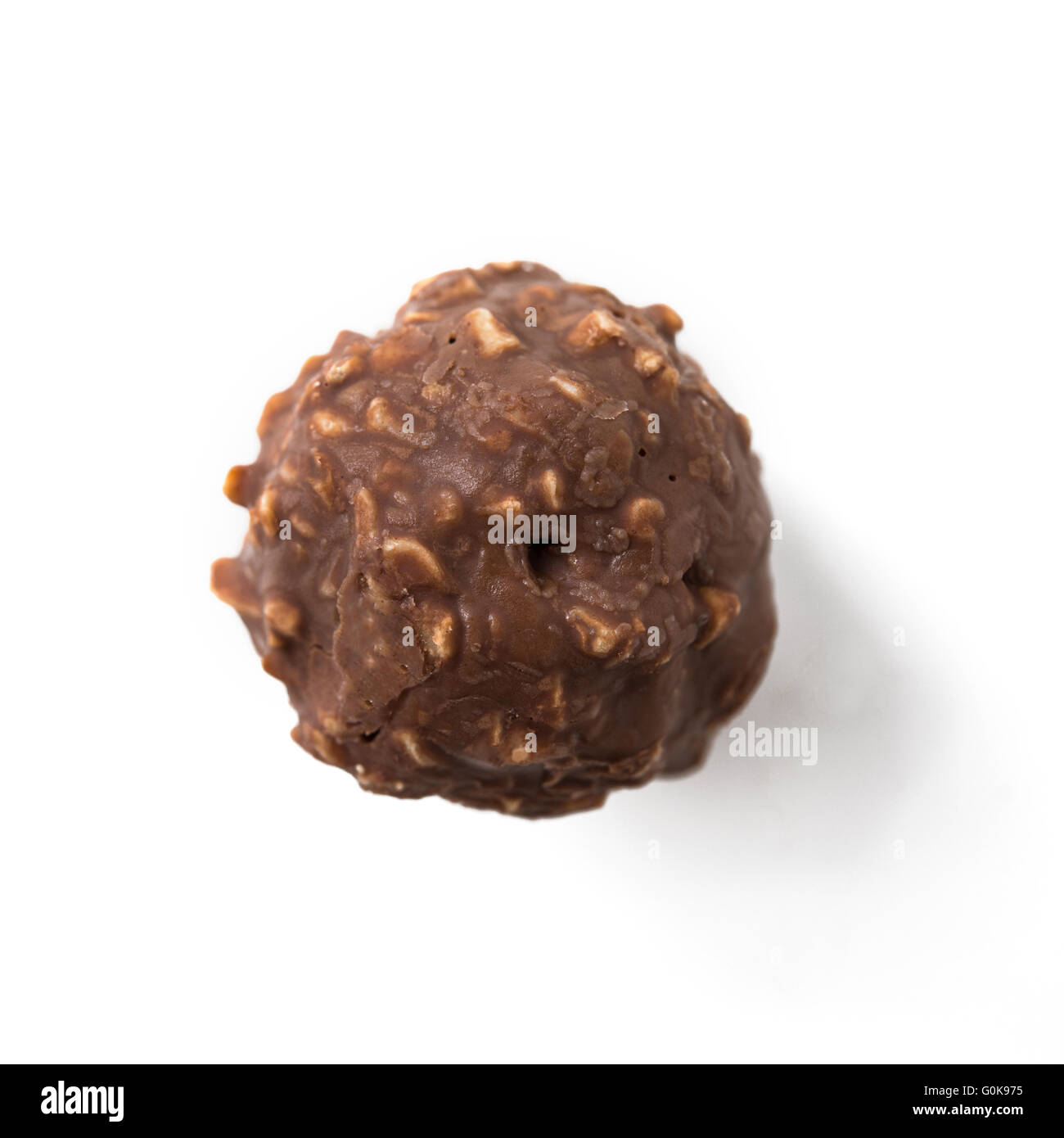 Schokolade Kugel isoliert auf weiss Stockfoto