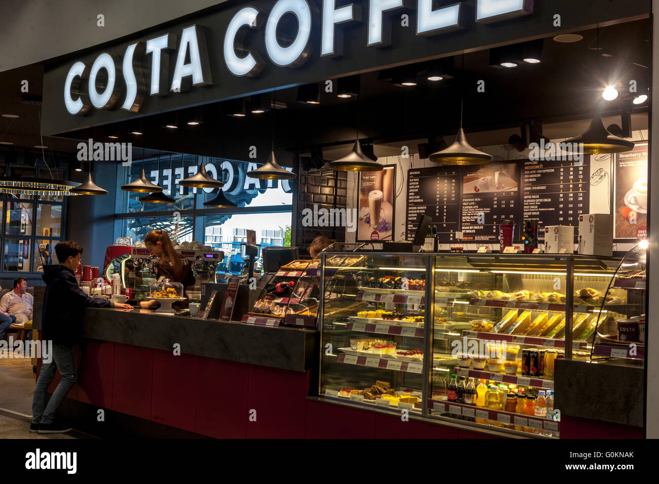 Costa Coffee Shop, Flughafen, Prag, Tschechische Republik Stockfoto