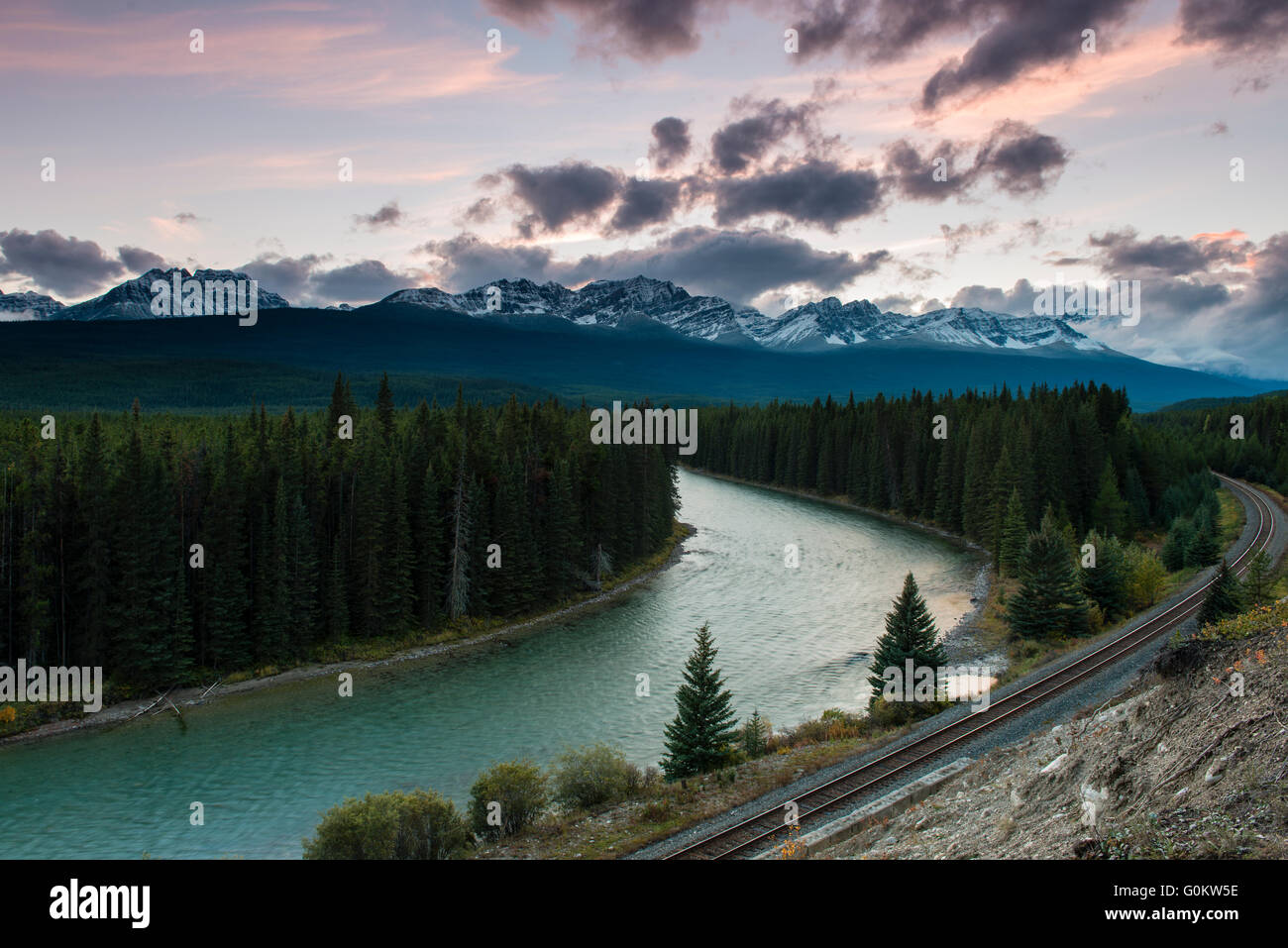 Bow River, Bow Valley Parkway, Kanadische Rocky Mountains, Banff Nationalpark, Alberta, Kanada, Nordamerika Stockfoto