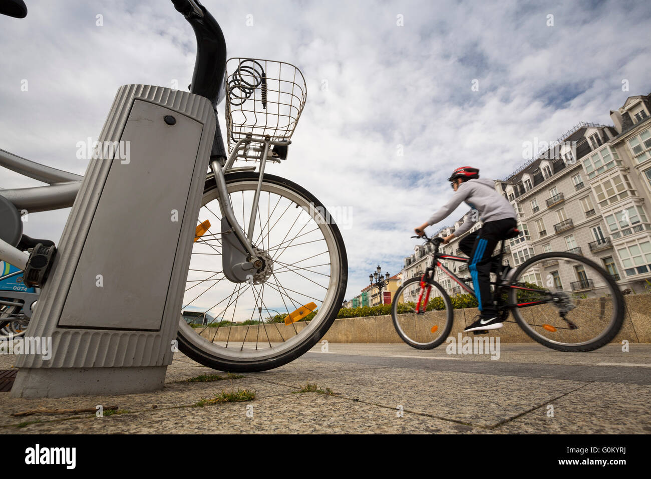 Fahrradverleih, Fahrräder Radweg am Paseo de Pereda, Santander, Kantabrien, Spanien Europa Stockfoto