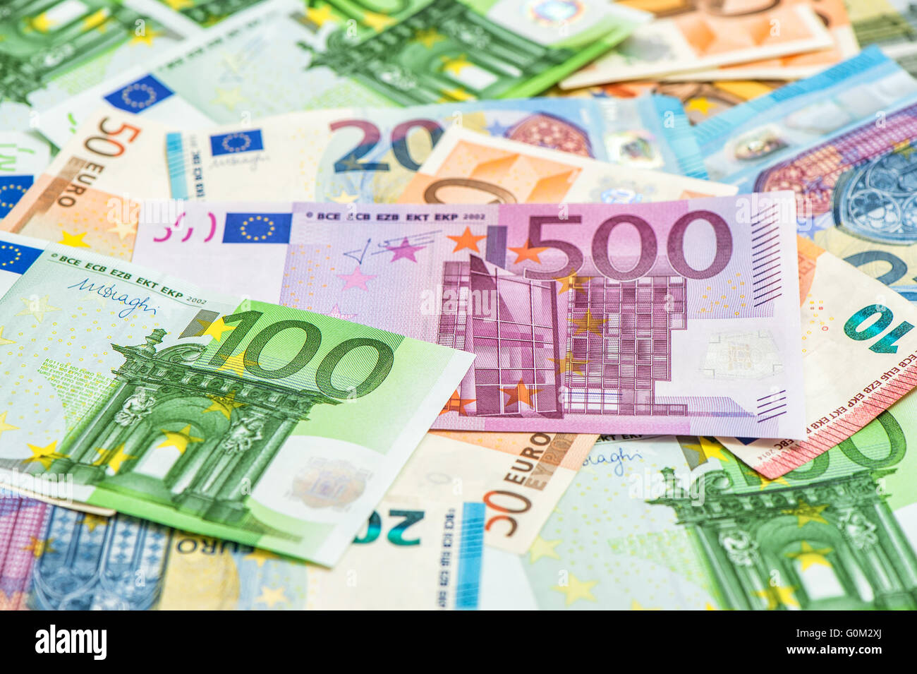 Nahaufnahme von Euro-Banknoten. Geld-Hintergrund. Europäische Währung Stockfoto
