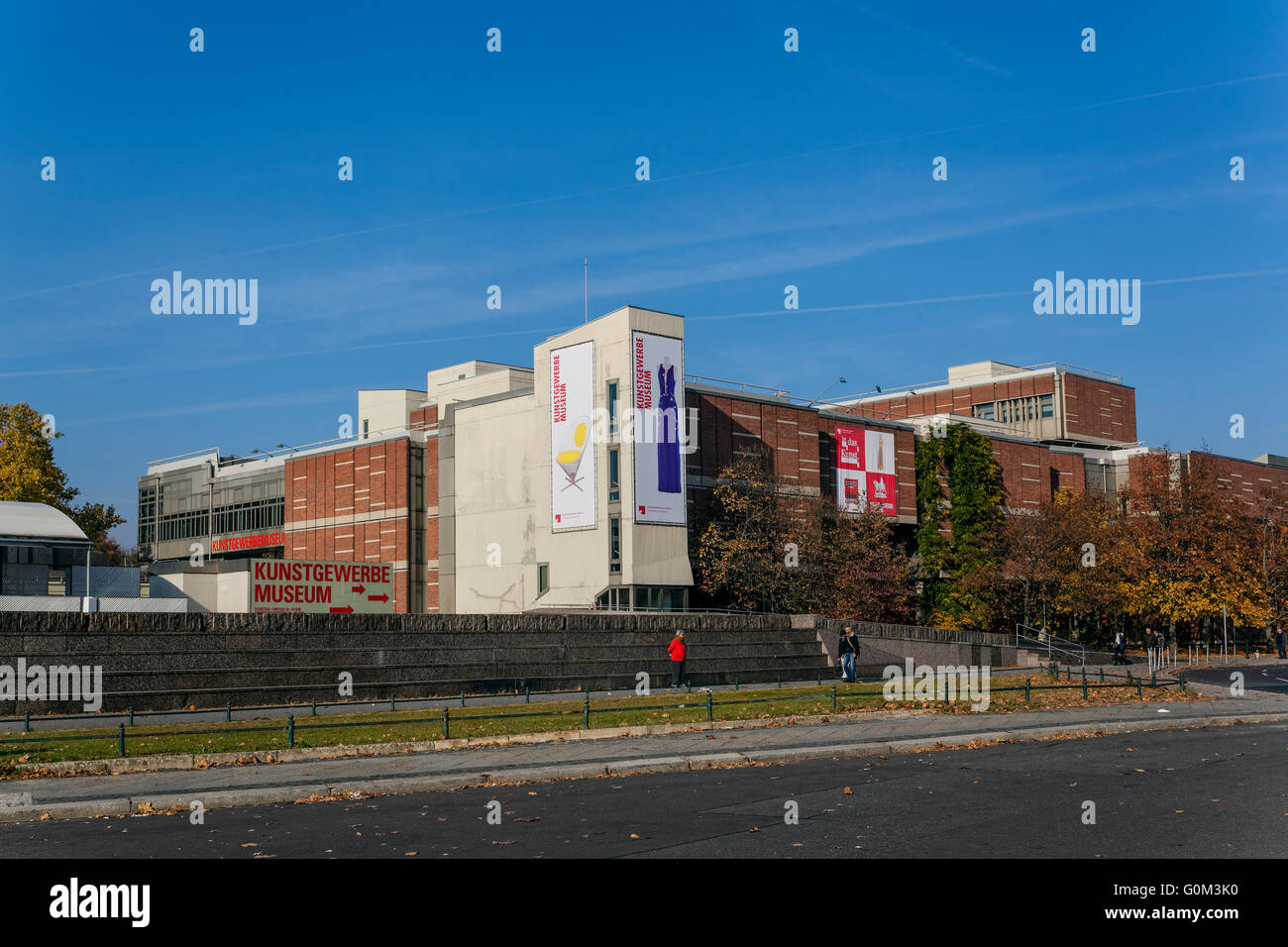 Kunstgewerbemuseum - Museum of Decorative Arts, entworfen von Architekt Rolf Gutbrod 1975, Kulturforum, Berlin Deutschland Stockfoto
