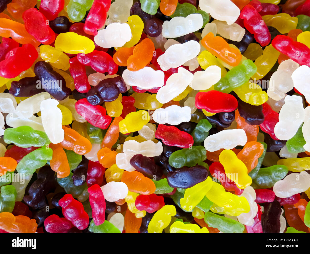 Nahaufnahme von einem Haufen von Gummibärchen in verschiedenen Farben Stockfoto