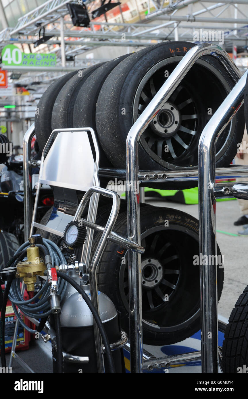 Rennreifen in Le Mans 24 Stunden Gruben Stockfoto