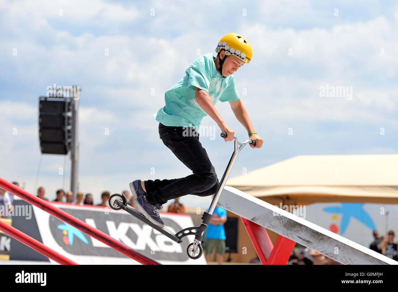 Stunt scooter park trick Fotos und Bildmaterial in hoher Auflösung
