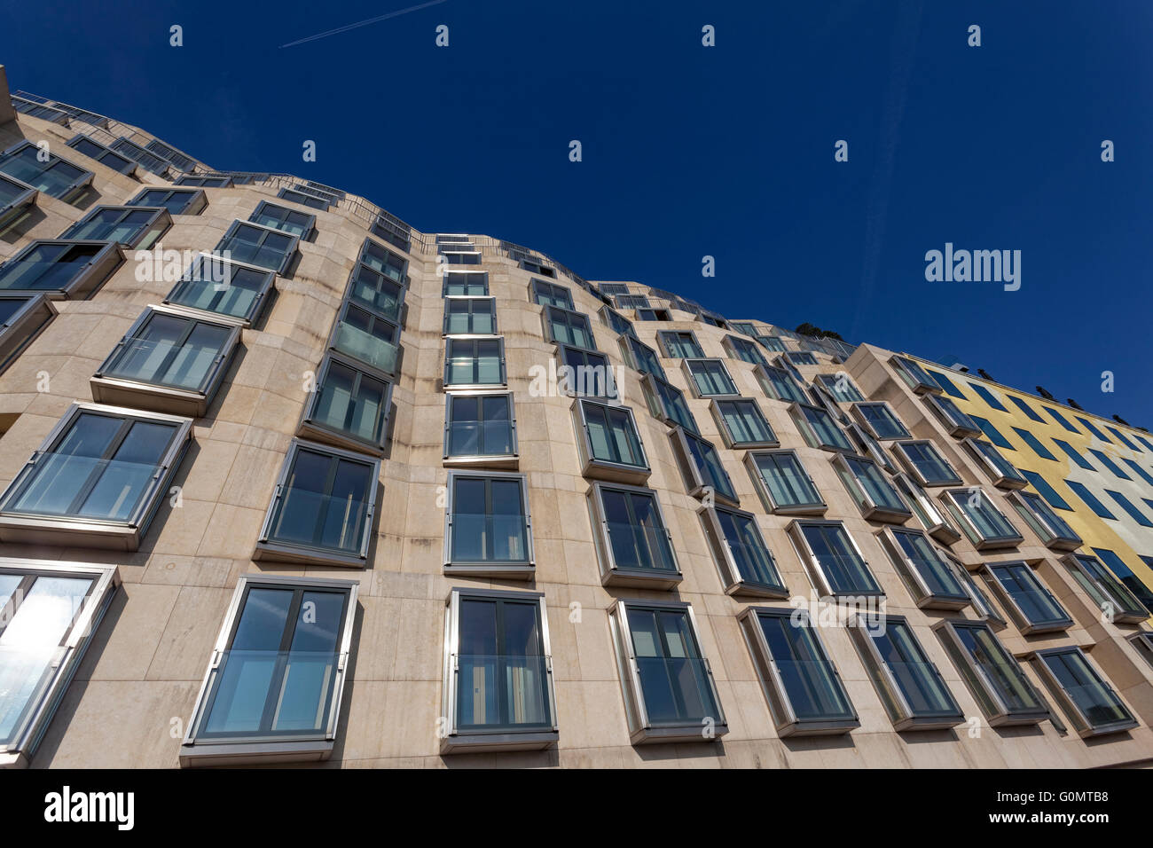 DZ-Bank-Gebäude am Pariser Platz, entworfen von dem Architekten Frank O Gehry in 1998 Berlin Deutschland Europa Stockfoto