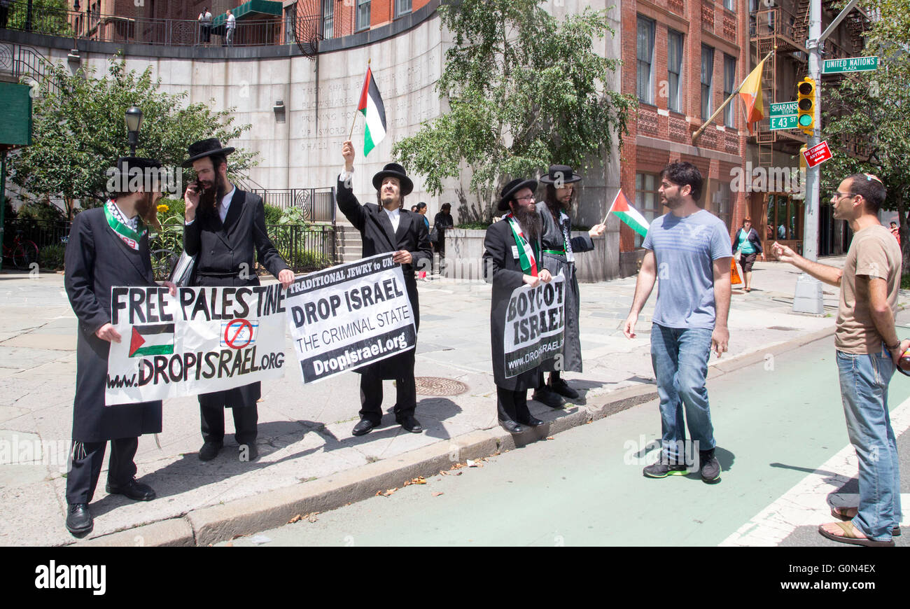 Anti-zionistische Juden protestierten außerhalb der Vereinten Nationen Gebäude Boykott Israel Org Stockfoto