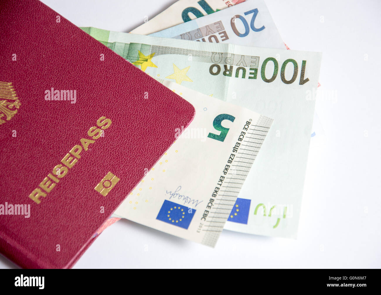 Reisepass mit Euro Stockfoto