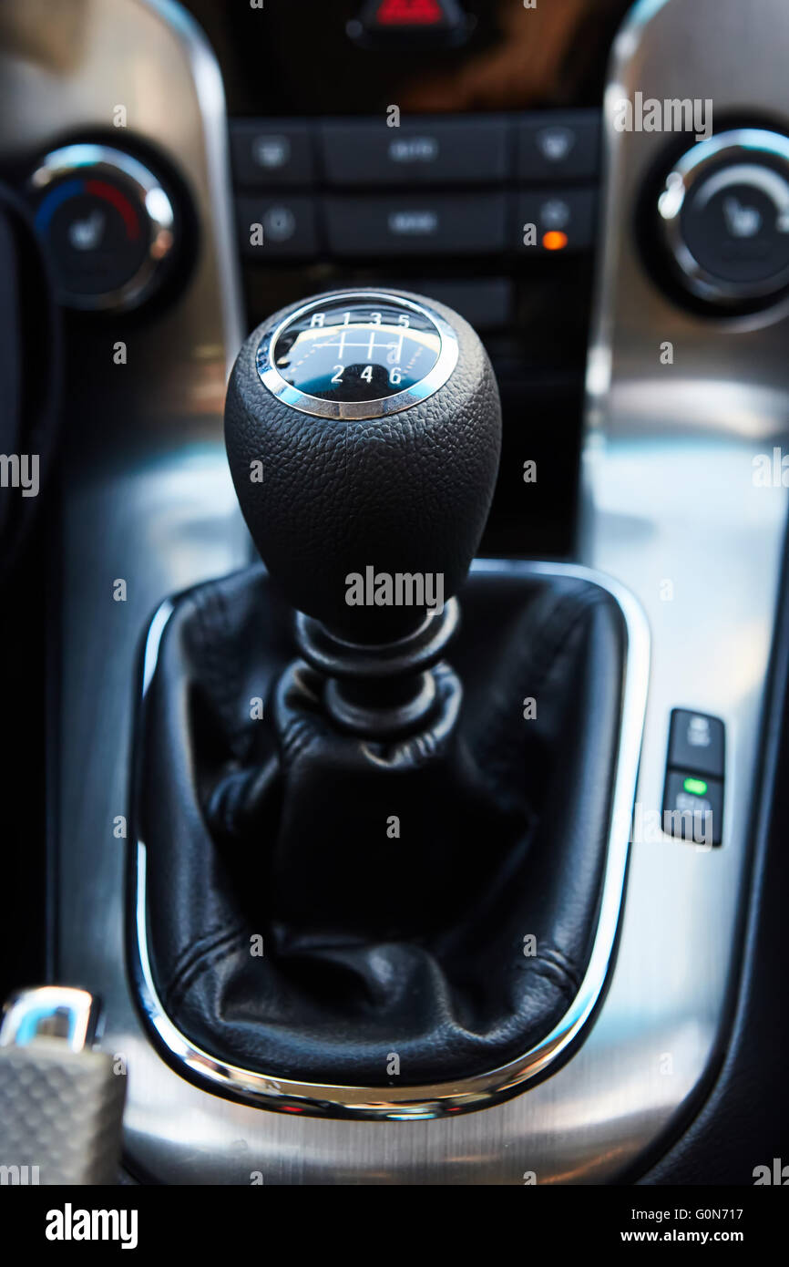 Sechsgang-Gangschaltung Auto Getriebe Stockfotografie - Alamy