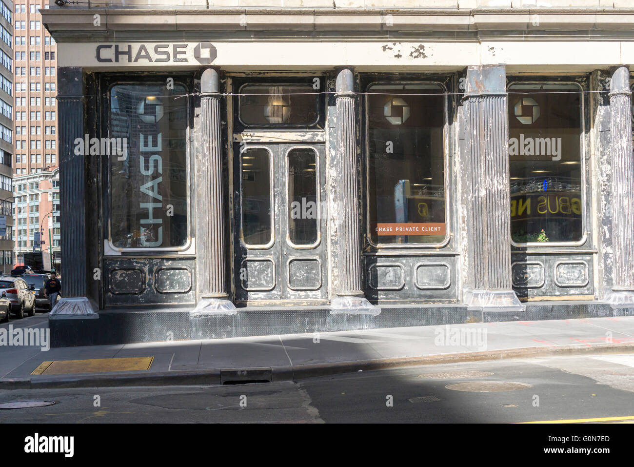 Eine JPMorgan Chase Bank-Filiale in New York zeigt seine distressed-Look auf Samstag, 30. April 2016. (© Richard B. Levine) Stockfoto